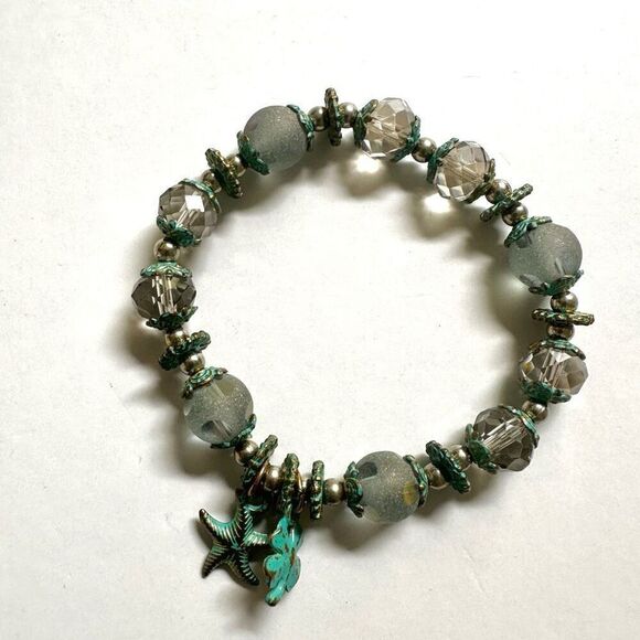 Green crystal starfish clover charm beaded stretchy bracelet - Picture 9 of 10